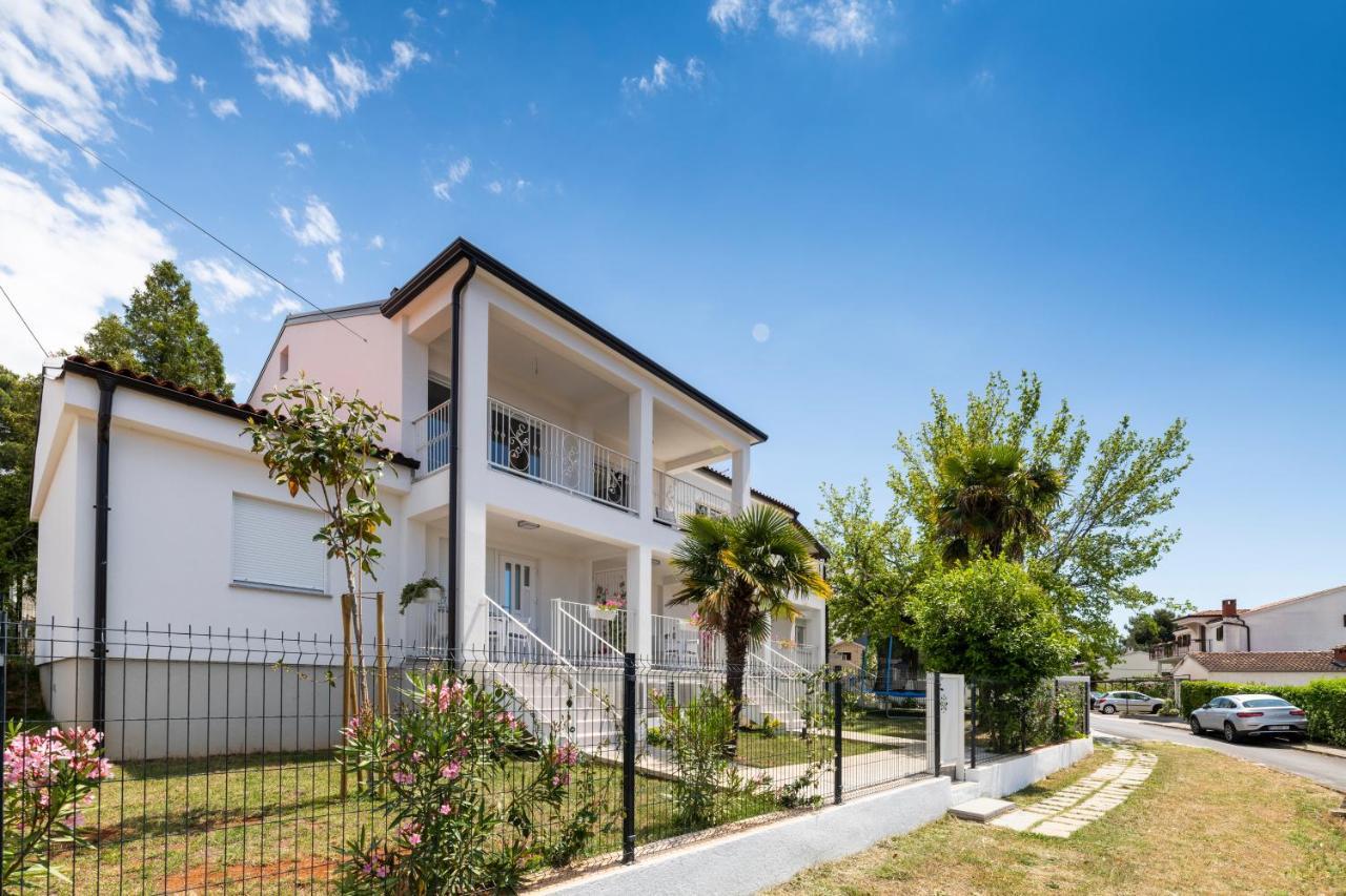Pribetic Apartments Пореч Екстериор снимка
